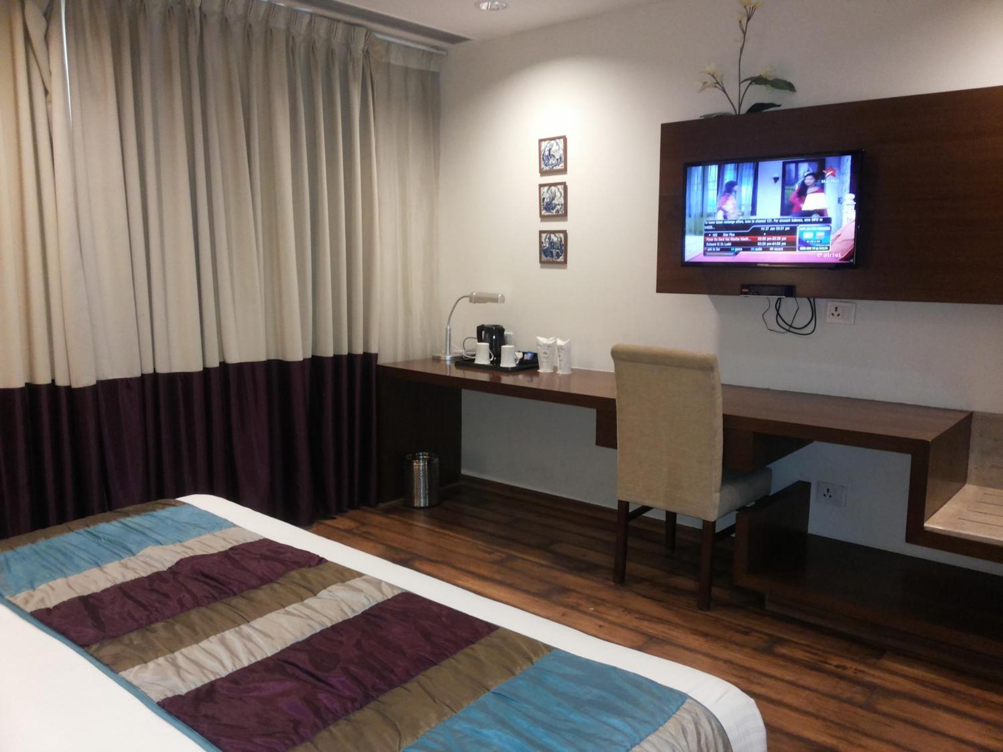 La Sagrita Hotel Új-Delhi Szoba fotó