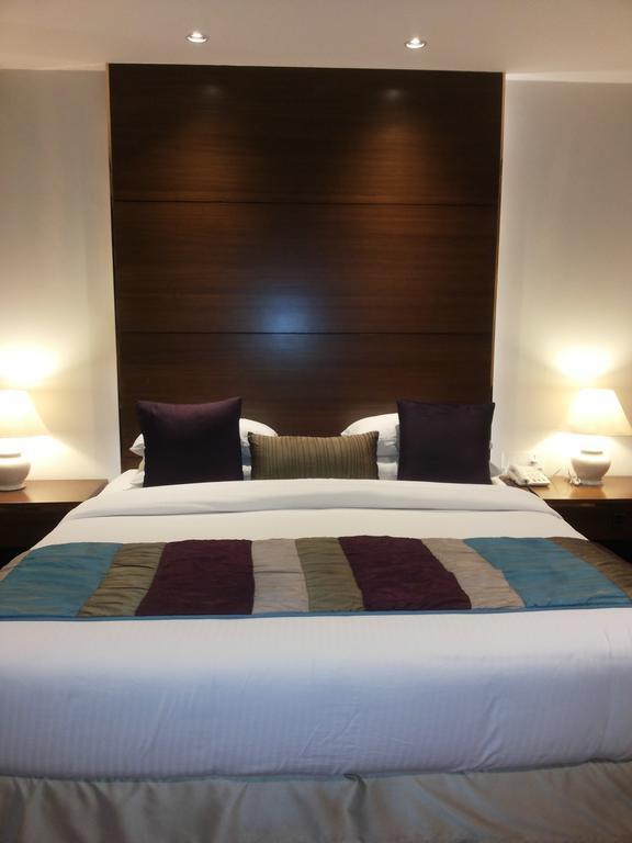 La Sagrita Hotel Új-Delhi Szoba fotó