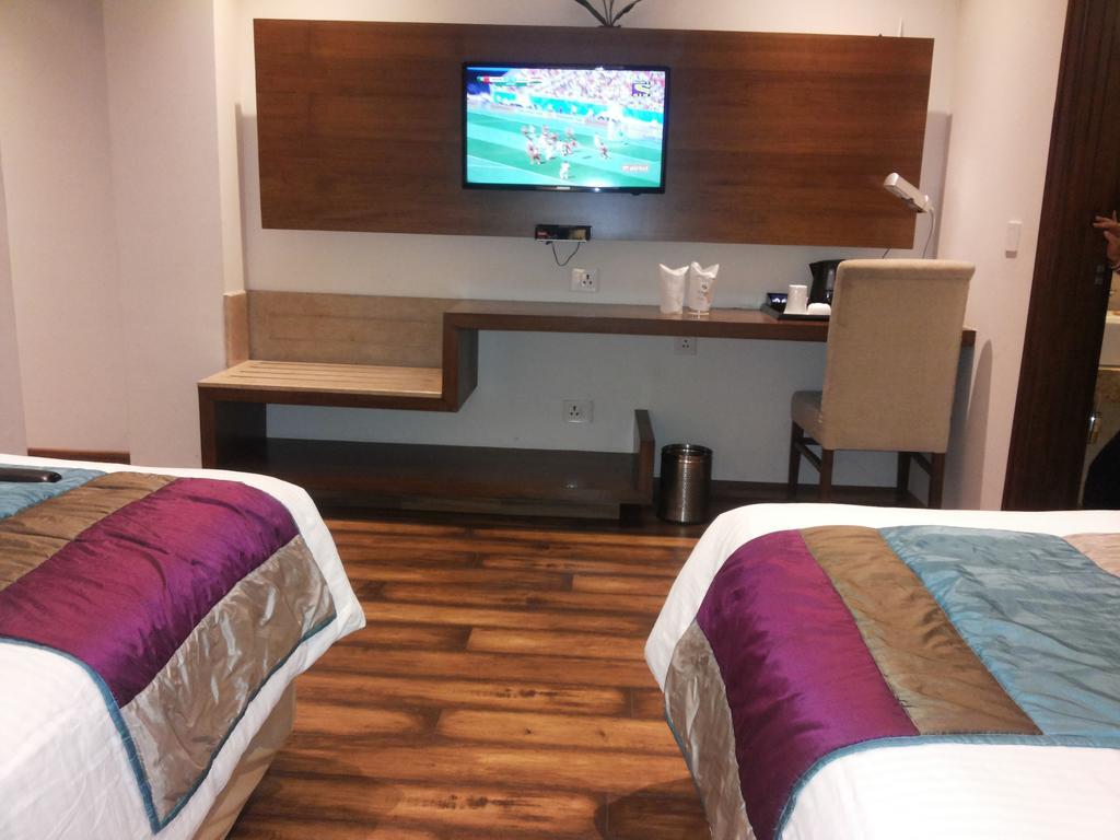 La Sagrita Hotel Új-Delhi Szoba fotó