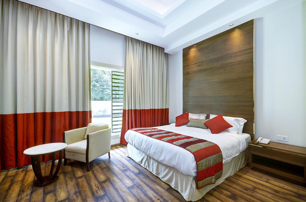 La Sagrita Hotel Új-Delhi Szoba fotó