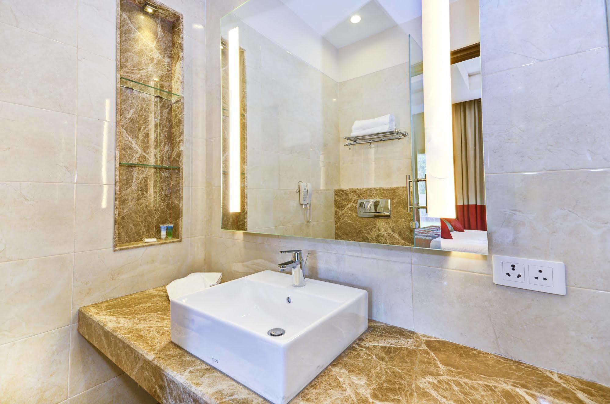 La Sagrita Hotel Új-Delhi Kültér fotó