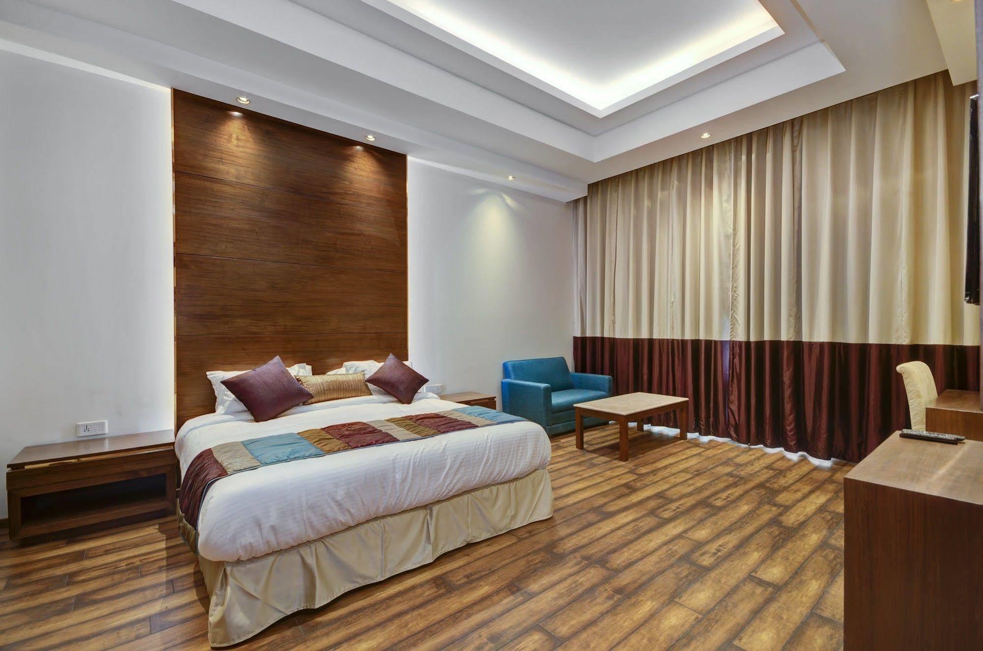La Sagrita Hotel Új-Delhi Kültér fotó