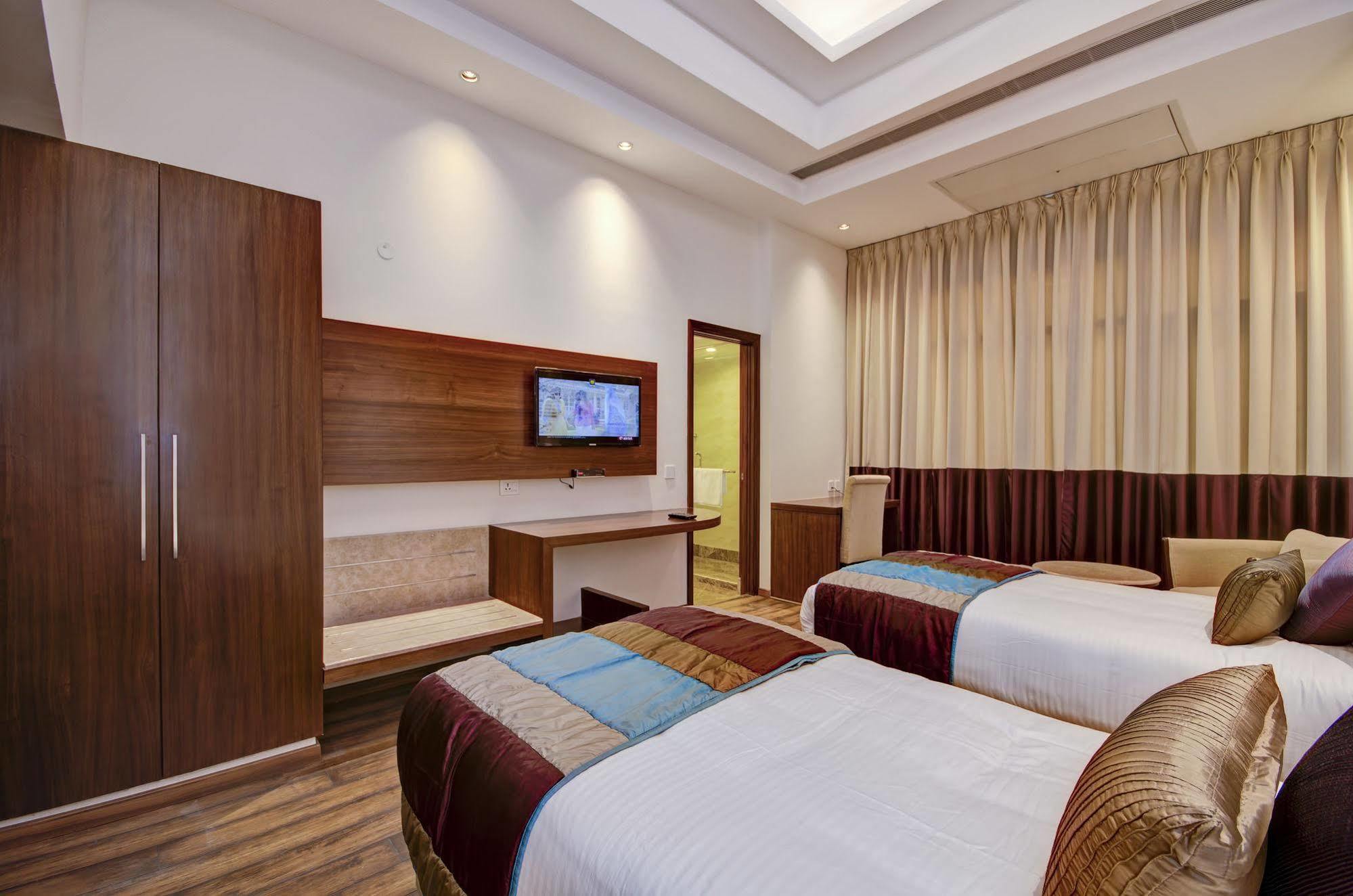 La Sagrita Hotel Új-Delhi Kültér fotó