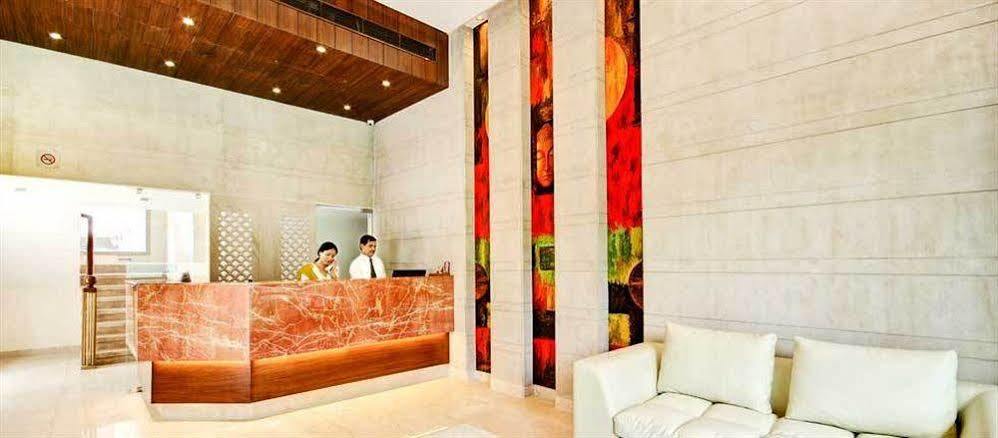 La Sagrita Hotel Új-Delhi Kültér fotó